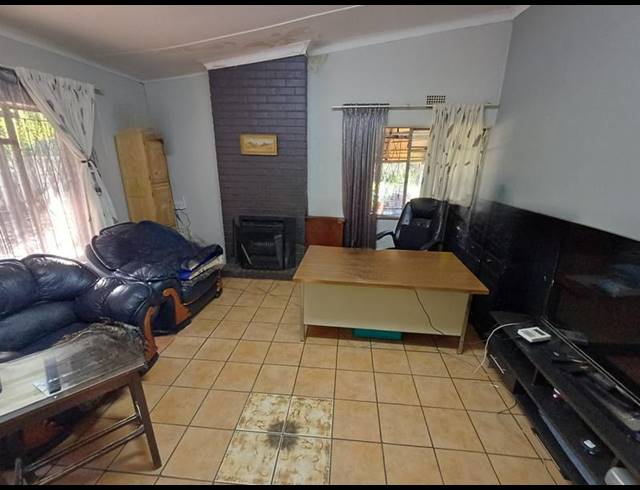 4 BEDROOM HOUSE FOR SALE IN SONLAND PARK